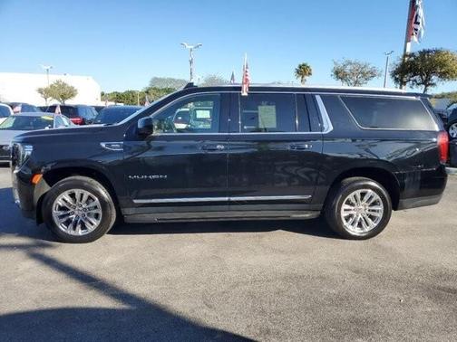 2022 GMC Yukon XL SLT
