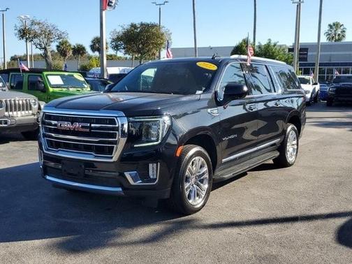2022 GMC Yukon XL SLT