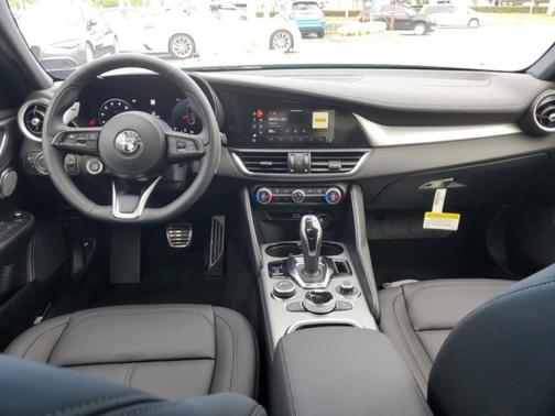 2025 Alfa Romeo Giulia Base