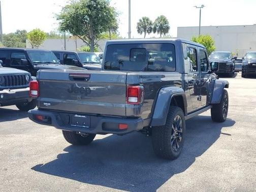 2025 Jeep Gladiator Sport
