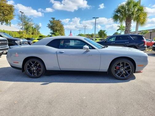 2022 Dodge Challenger SXT