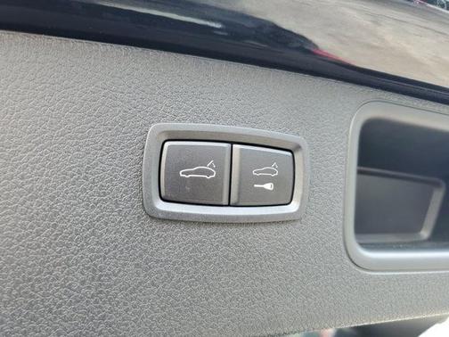 2022 Porsche Macan Base