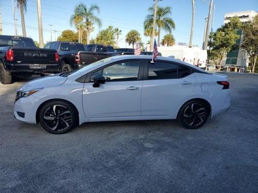 2024 Nissan Versa 1.6 SR