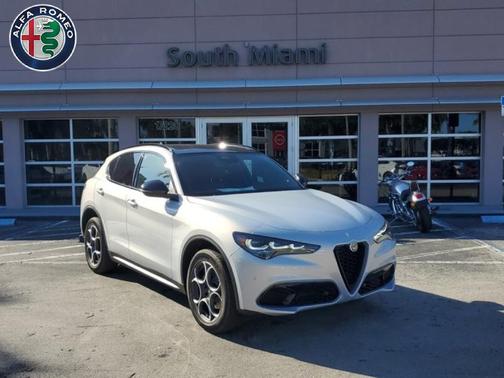 2025 Alfa Romeo Stelvio Base
