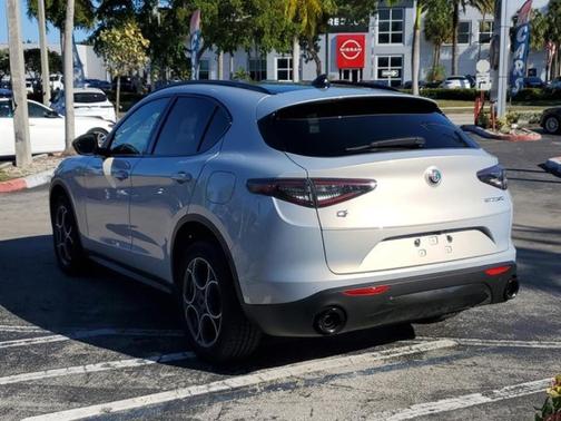 2025 Alfa Romeo Stelvio Base