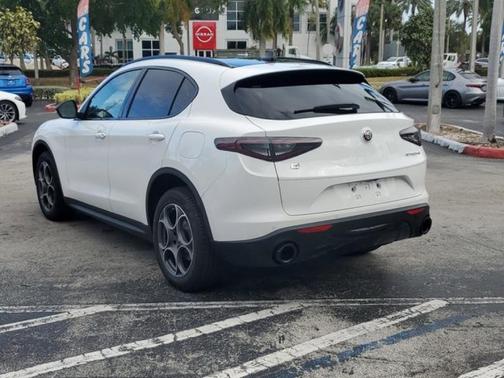 2025 Alfa Romeo Stelvio Base