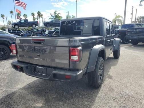 2025 Jeep Gladiator Sport