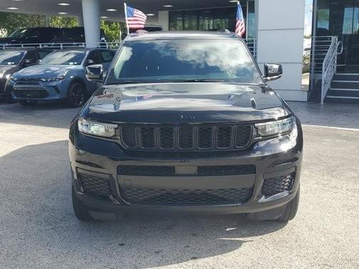2023 Jeep Grand Cherokee L Laredo