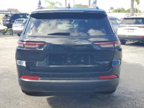 2023 Jeep Grand Cherokee L Laredo