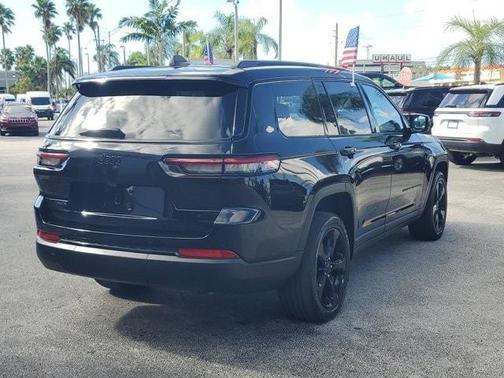 2023 Jeep Grand Cherokee L Laredo
