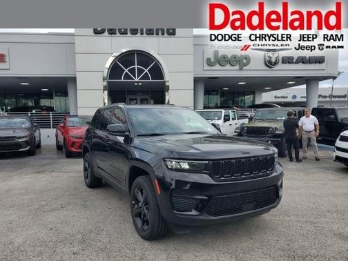 2025 Jeep Grand Cherokee Laredo