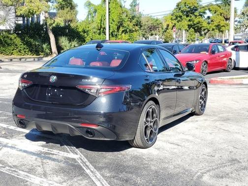 2025 Alfa Romeo Giulia Base
