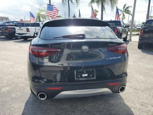 Vulcano Black Metallic 2018 Alfa Romeo Stelvio Ti