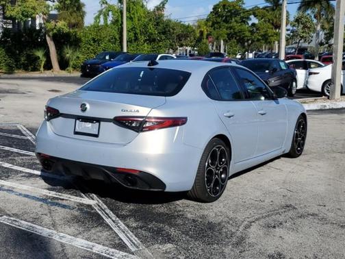 2025 Alfa Romeo Giulia Base