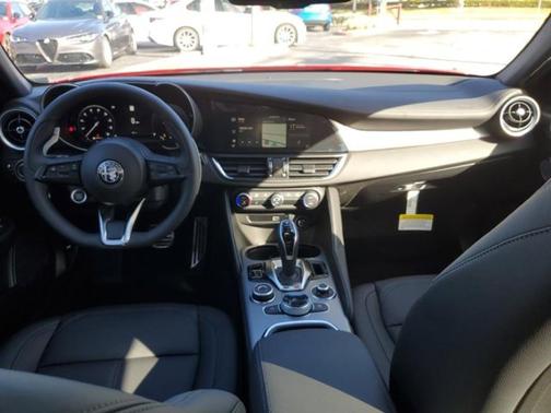 2025 Alfa Romeo Giulia Base