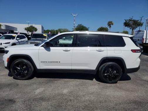 2023 Jeep Grand Cherokee L Laredo