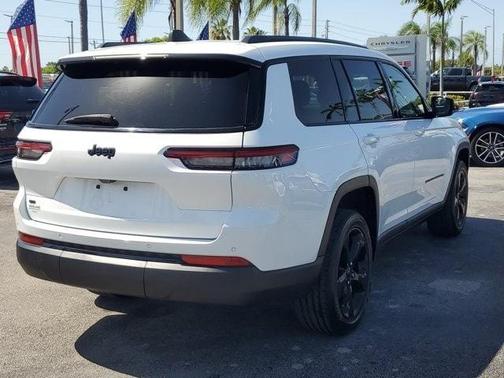 2023 Jeep Grand Cherokee L Laredo