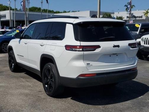 2023 Jeep Grand Cherokee L Laredo