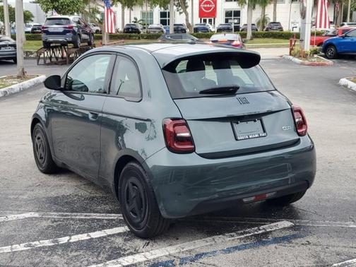 Green 2025 FIAT 500e Base