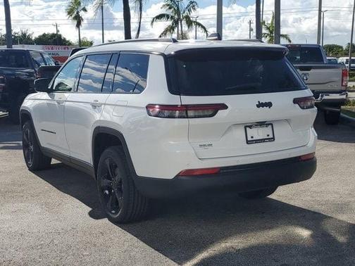 2025 Jeep Grand Cherokee L Laredo