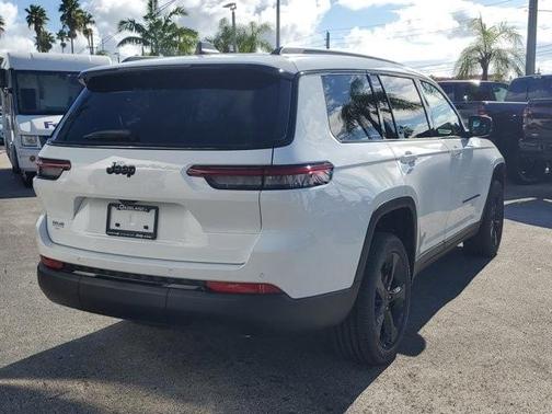 2025 Jeep Grand Cherokee L Laredo