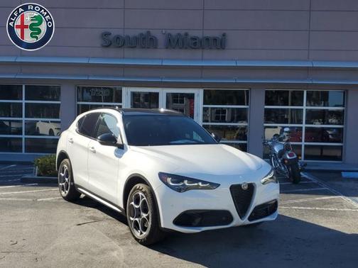 2025 Alfa Romeo Stelvio Base