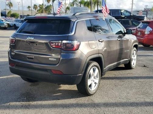 Granite Crystal Clearcoat Metallic 2022 Jeep Compass Latitude