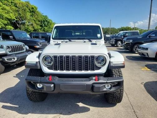 Bright White 2026 Jeep Gladiator Rubicon