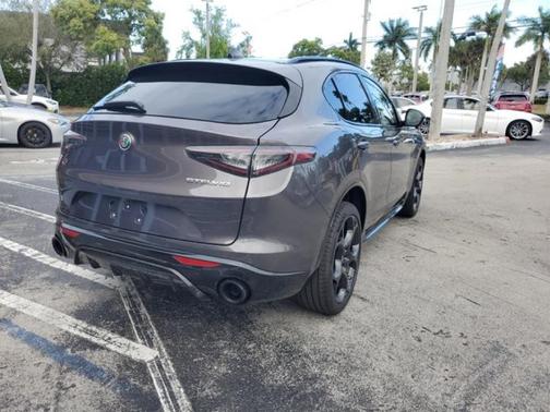 2025 Alfa Romeo Stelvio Base