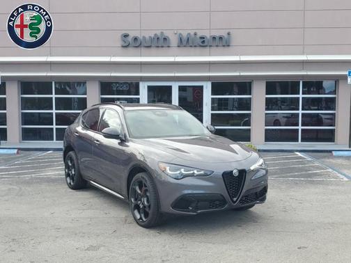 2025 Alfa Romeo Stelvio Base