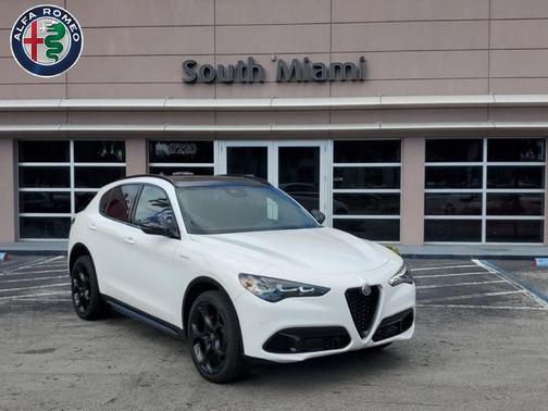 2025 Alfa Romeo Stelvio Base