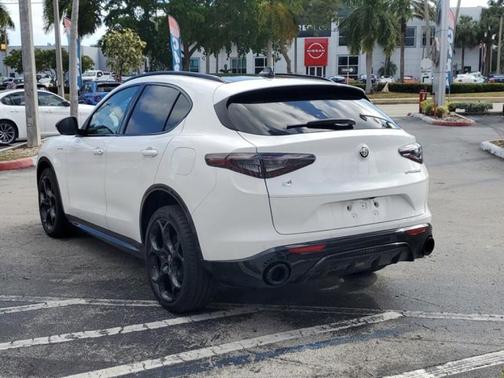 2025 Alfa Romeo Stelvio Base