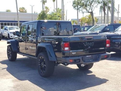 2025 Jeep Gladiator Sport