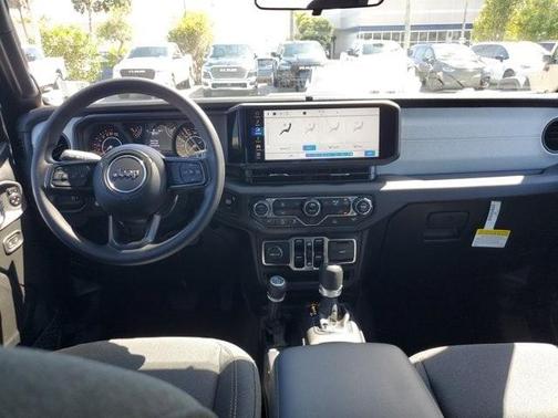 2025 Jeep Gladiator Sport