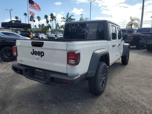 2025 Jeep Gladiator Sport