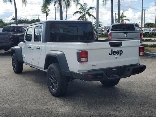 2025 Jeep Gladiator Sport