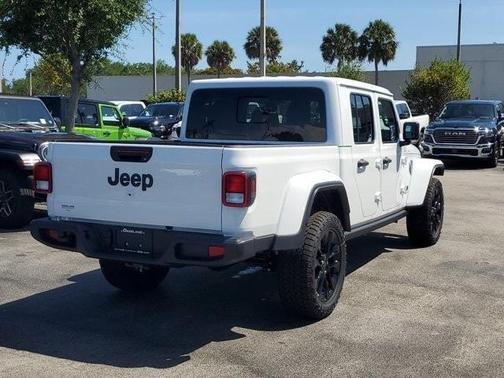 2025 Jeep Gladiator Sport