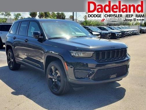 2025 Jeep Grand Cherokee Laredo