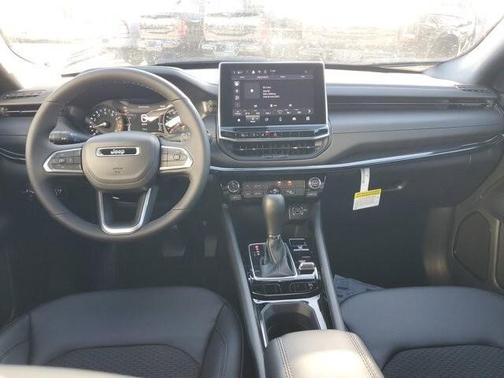 Silver Zynith 2026 Jeep Compass Latitude