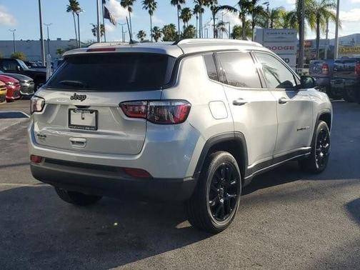 Silver Zynith 2026 Jeep Compass Latitude