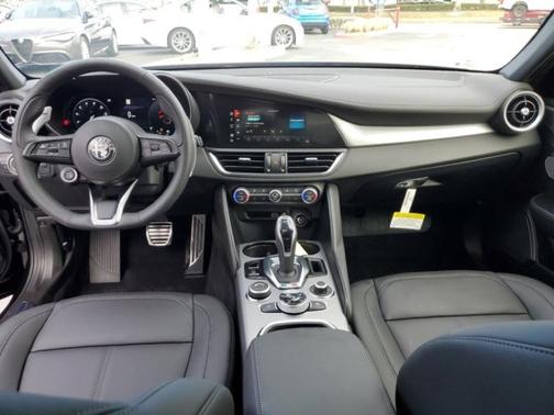 2025 Alfa Romeo Giulia Base