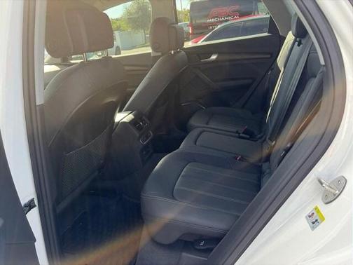 2024 Audi Q5 40 Premium