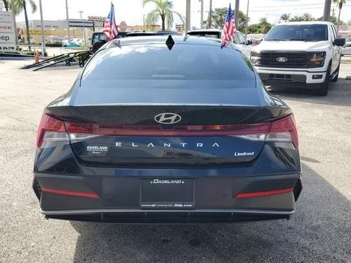2024 Hyundai ELANTRA Limited