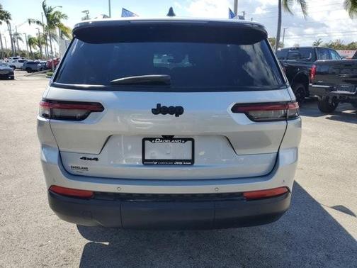 2023 Jeep Grand Cherokee L Laredo