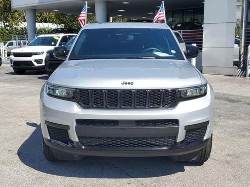 2023 Jeep Grand Cherokee L Laredo