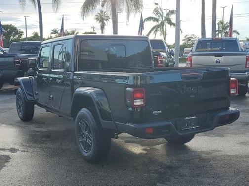 2025 Jeep Gladiator Sport