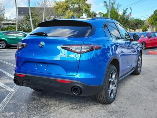 2025 Alfa Romeo Stelvio Base