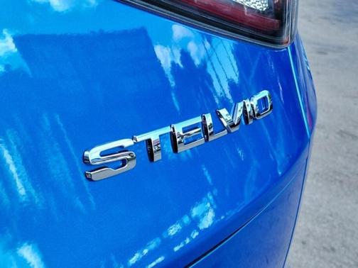 2025 Alfa Romeo Stelvio Base