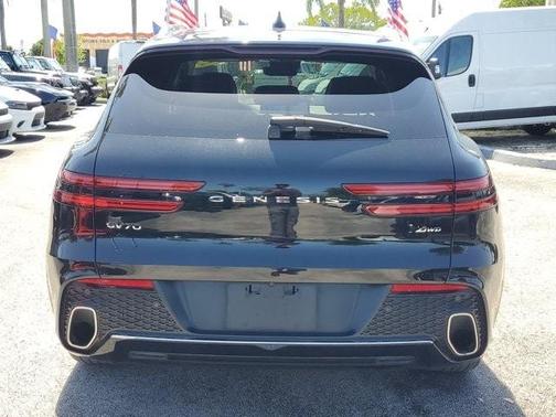 2022 Genesis GV70 2.5T