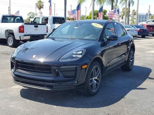 2022 Porsche Macan Base